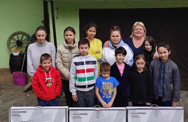 The Vostok SOS Charitable Foundation donated three heaters and a stove to the family that runs the family-type orphanage “Pyroh”