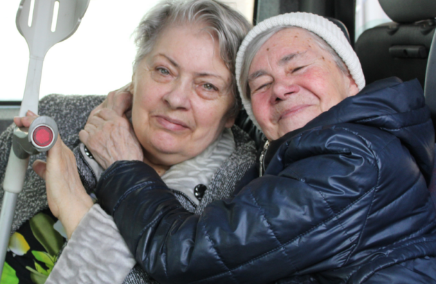 “I felt that I had the strength to live because she had become my wings” – the story of women who met in a shelter for evacuees