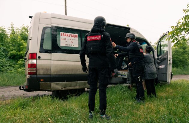 Заява: на Закарпатті влада блокує евакуацію цивільних із зони бойових дій