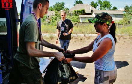 Жители Передельского получили гуманитарную помощь