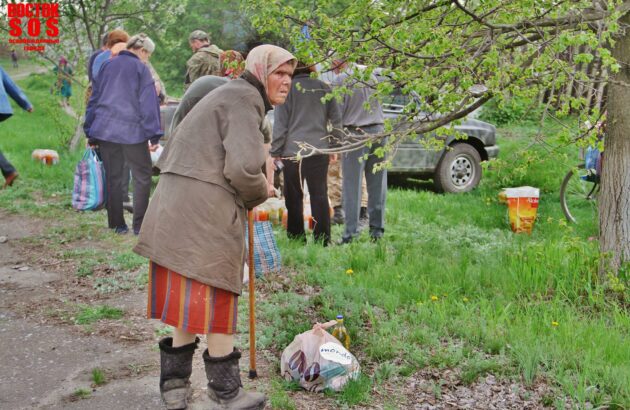 Жителям Крымского доставили гуманитарную помощь