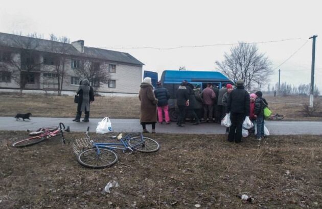 Раздали гуманитарную помощь в селе Плотина