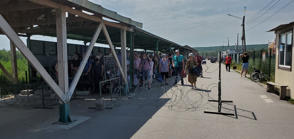 Моніторинг КПВВ “Станиця Луганська”: які порушення виявили? | БФ «Схід SOS», картинка №2