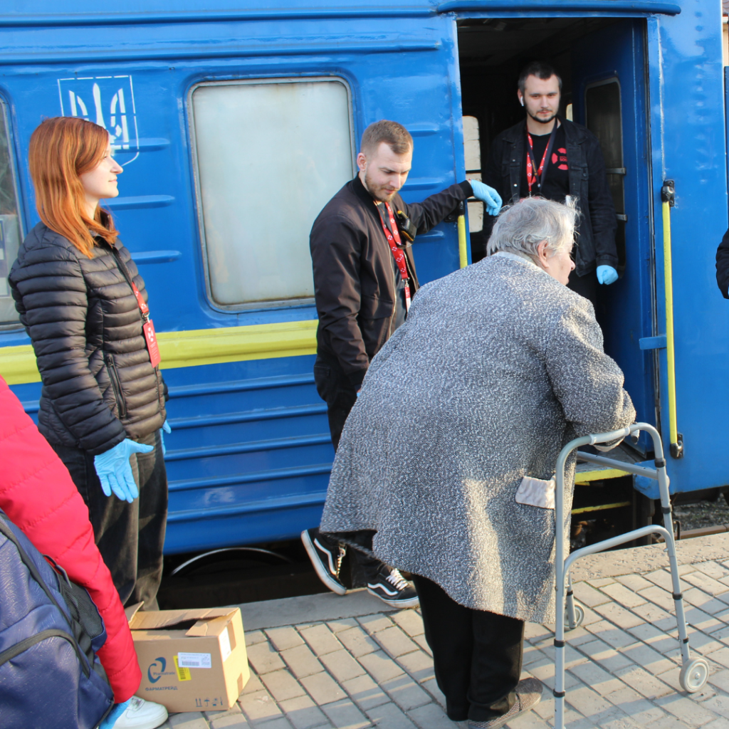 «А тепер вона мої крила» — історія жінок, які познайомилися у шелтері для евакуйованих | БФ «Схід SOS», картинка №2