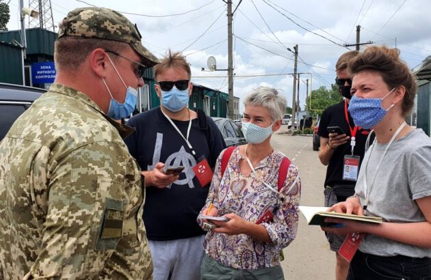 Восток SOS розпочав престур для журналістів іноземних ЗМІ