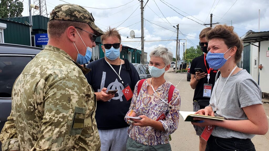 Восток SOS розпочав престур для журналістів іноземних ЗМІ | БФ «Схід SOS», картинка №1