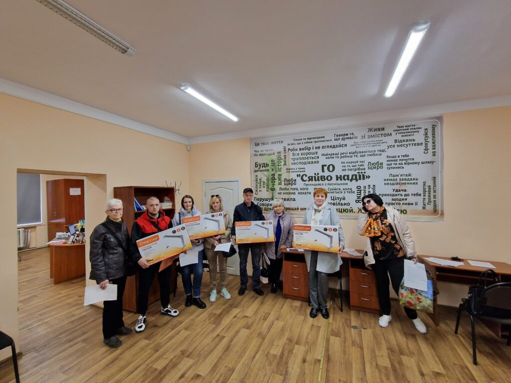 Vostok SOS provides electric heaters to war victims in Zaporizhzhia | CF «East SOS», картинка №4