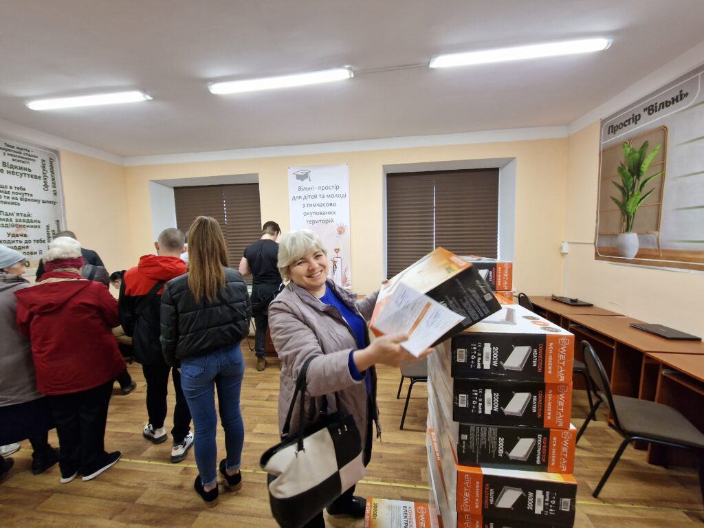 Забезпечуємо постраждалих мешканців Запоріжжя електрообігрівачами | БФ «Схід SOS», картинка №6