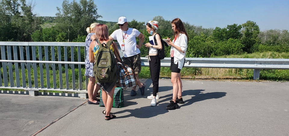 Моніторинг КПВВ “Станиця Луганська”: які порушення виявили? | БФ «Схід SOS», картинка №1