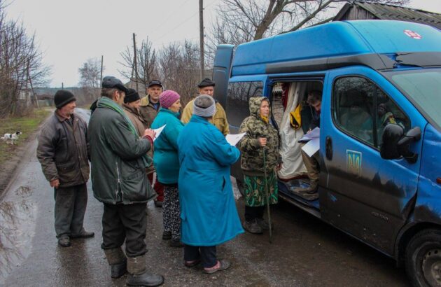 Помощь жителям Кряковки и Орехово-Донецкого