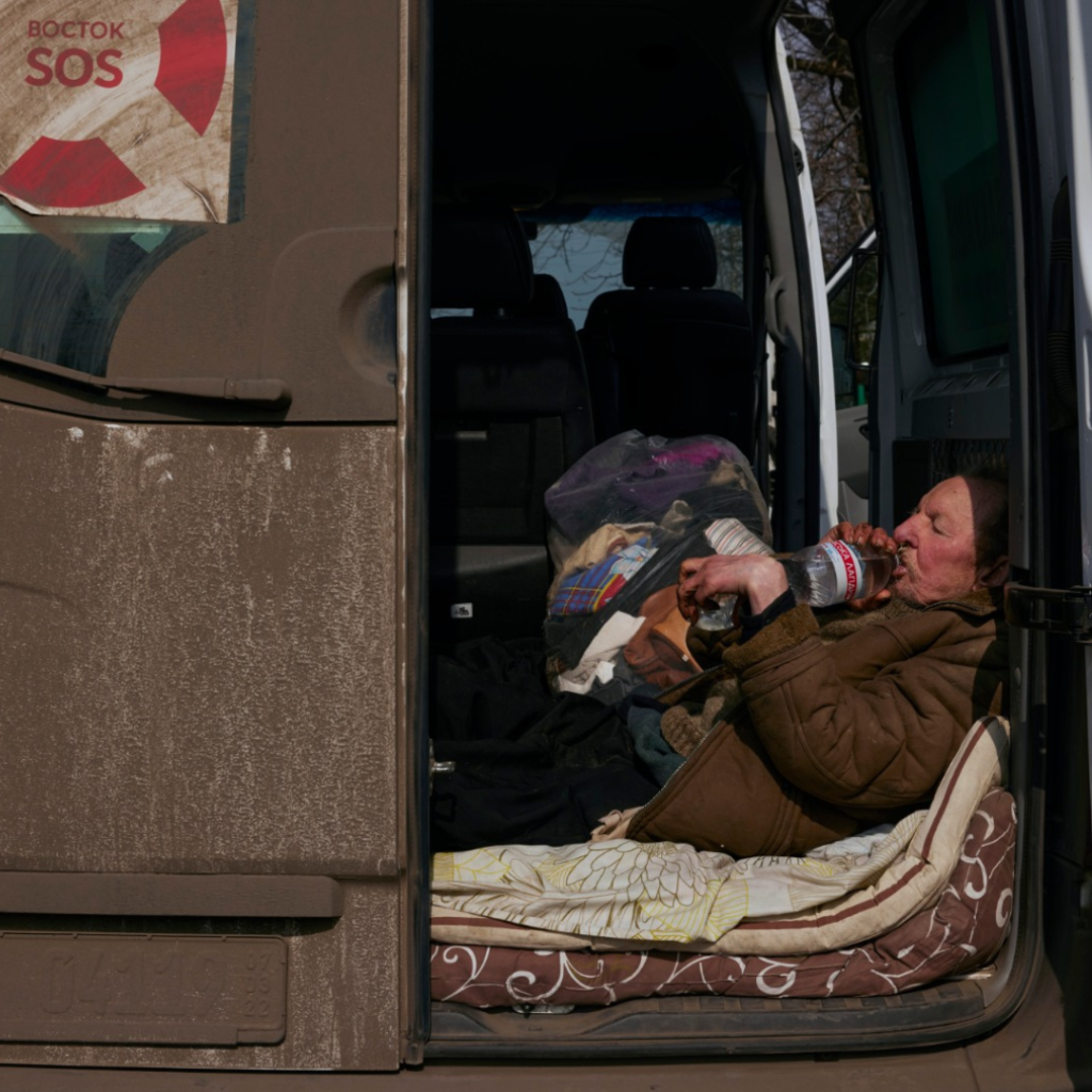 «Я дуже хочу їсти… Три доби не їв» – історія евакуації з міста Часів Яр | БФ «Схід SOS», картинка №3