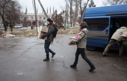 Завезли помощь хирургическому отделению Старобельской больницы