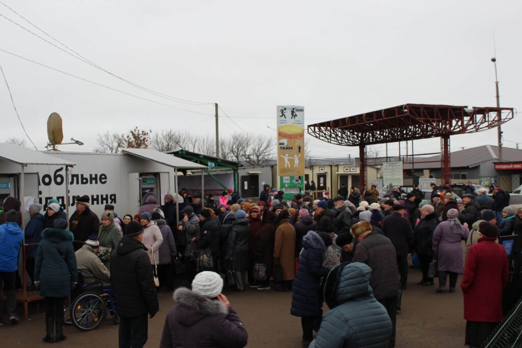 Свои.City: «Тишина заставляет чувствовать себя неловко. Что увидела в прифронтовой зоне правозащитница из Польши» | БФ «Схід SOS», картинка №7