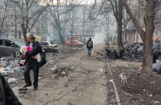 Serhiy Vaganov: “russian tank was firing at point-blank range on the five-story building until it caught fire”