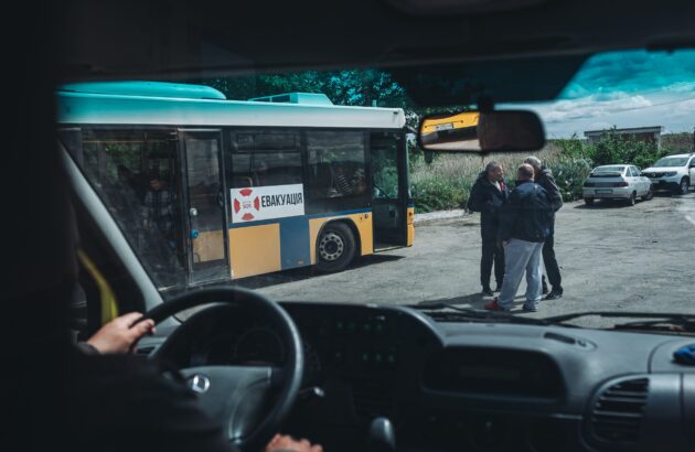 Як безоплатно евакуюватися з прифронту: гайд від Восток SOS