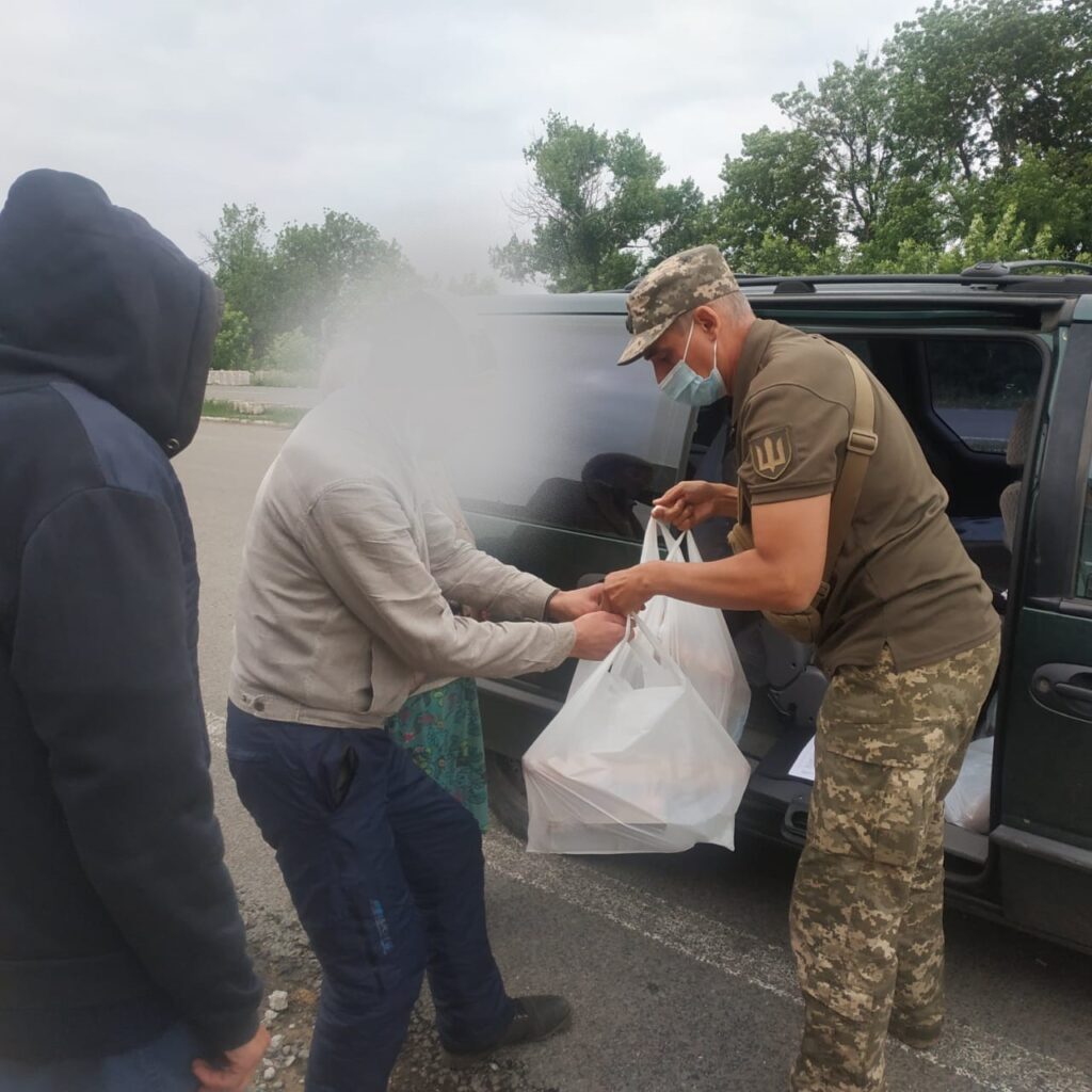 Права людини під час перетину лінії розмежування | БФ «Схід SOS», картинка №4