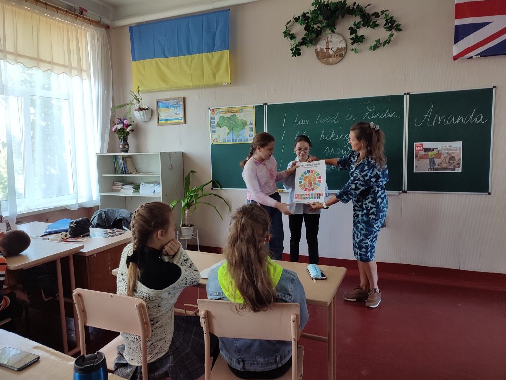 Experts from Estonia conducted a series of workshops in schools of Luhansk region | CF «East SOS», картинка №3