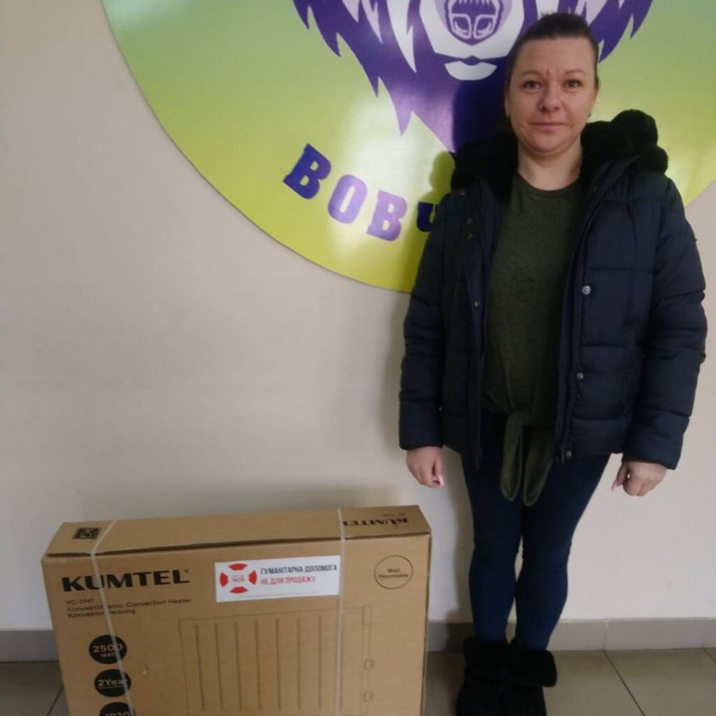 Vostok SOS supplied the residents of frontline towns in the Kharkiv region with electric stoves, heaters, OSB boards, and hygiene kits | CF «East SOS», картинка №6