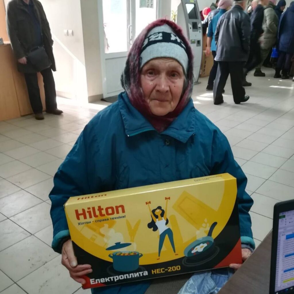 Vostok SOS supplied the residents of frontline towns in the Kharkiv region with electric stoves, heaters, OSB boards, and hygiene kits | CF «East SOS», картинка №5