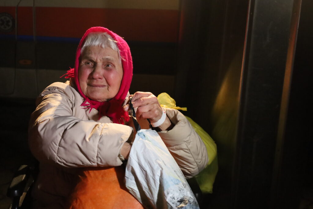 Vostok SOS rescued Zinaida from Kramatorsk | CF «East SOS», картинка №1