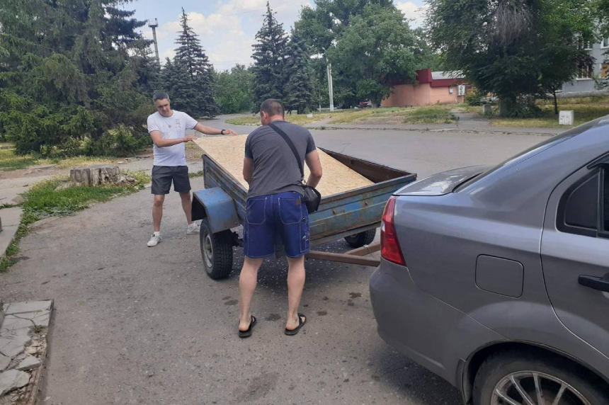 Донати в дії: на понад 300 000 гривень закупили матеріали для ремонту пошкоджених внаслідок війни домівок на Донеччині | БФ «Схід SOS», картинка №2