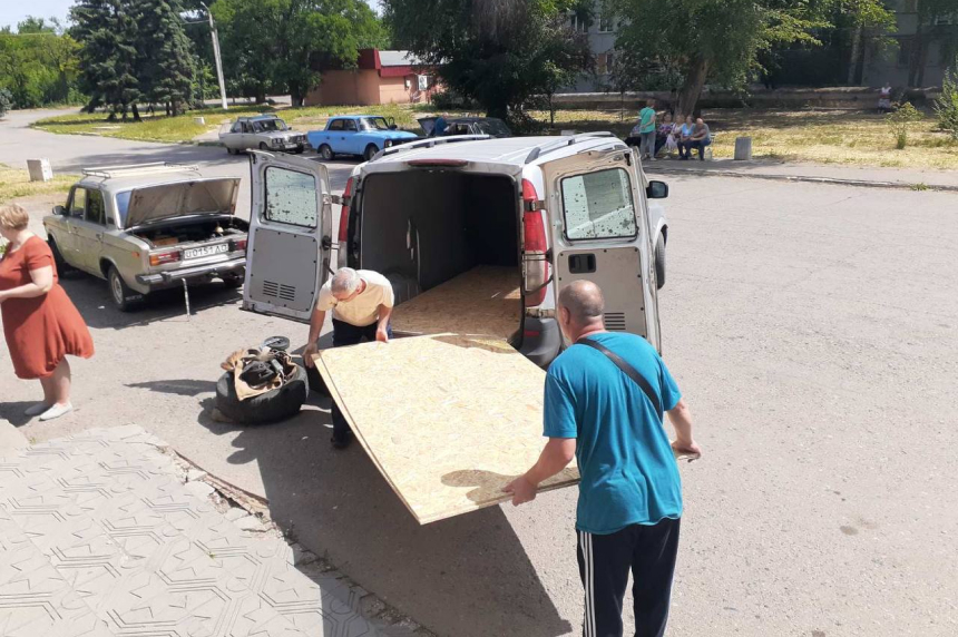 Донати в дії: на понад 300 000 гривень закупили матеріали для ремонту пошкоджених внаслідок війни домівок на Донеччині | БФ «Схід SOS», картинка №1