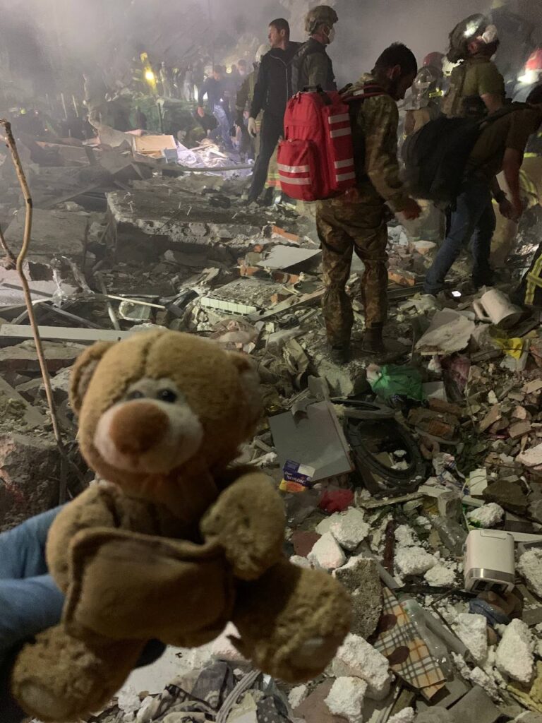 the russian shelling of the Pidhorodne community in the Dnipro region. The Vostok SOS Charitable Foundation’s evacuation team helped to find the victims under the rubble | CF «East SOS», картинка №4