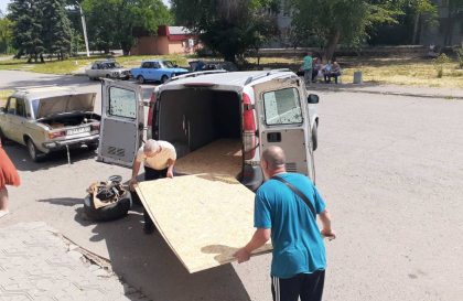 Донати в дії: на понад 300 000 гривень закупили матеріали для ремонту пошкоджених внаслідок війни домівок на Донеччині