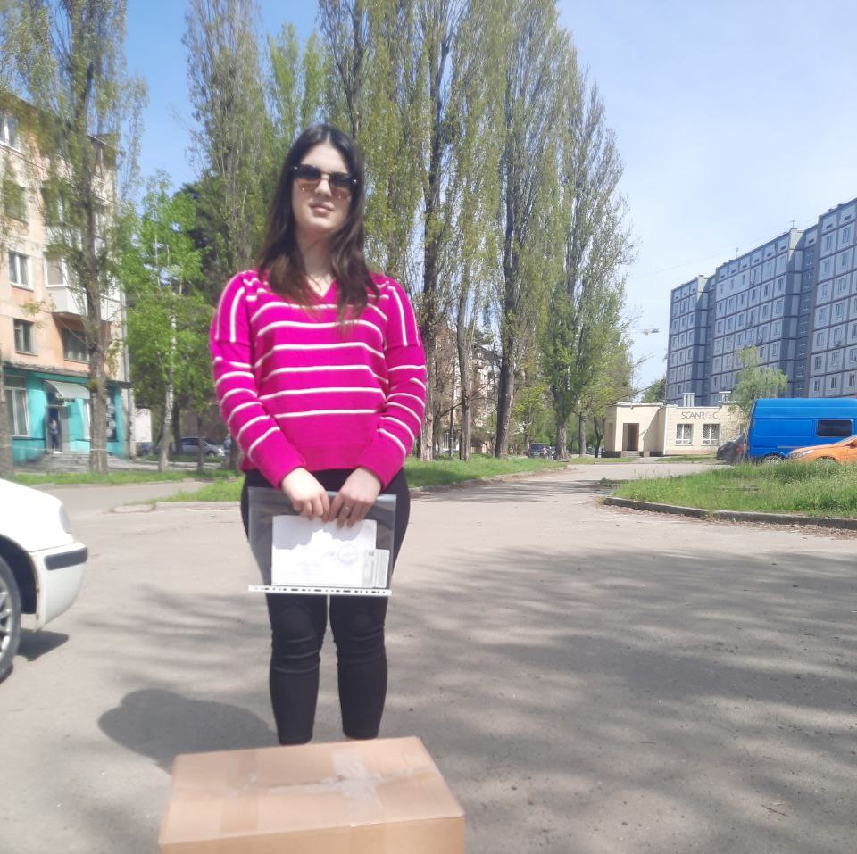 “All hospitals were full of wounded; ambulances did not come because of the shelling” – story of Veronika from Sievierodonetsk | CF «East SOS», картинка №1