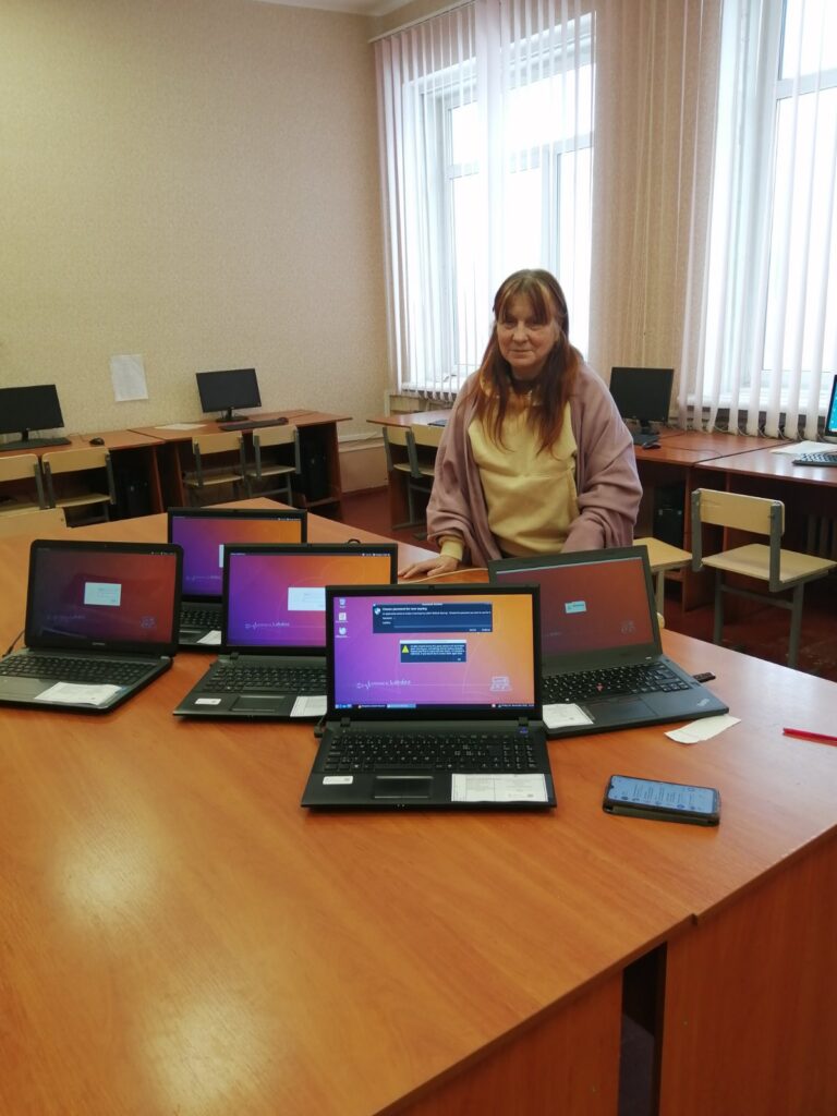 Vostok SOS keeps sending laptops to teachers | CF «East SOS», картинка №1