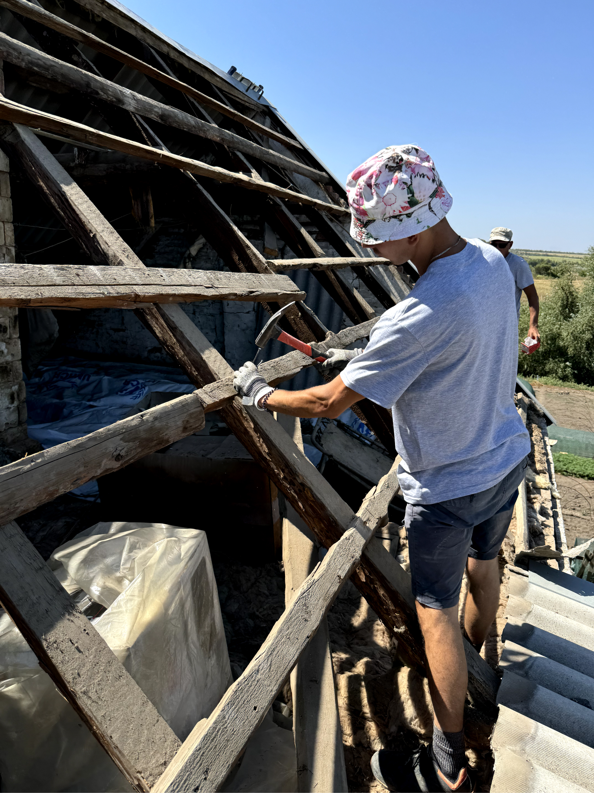 Команда БФ «Схід SOS» відновила 2 будинки родини у Дружківській громаді  | БФ «Схід SOS», картинка №2