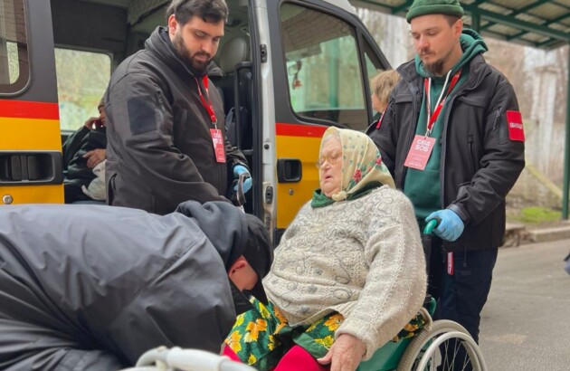 Тиждень безбар’єрності в Україні: команда БФ «Схід SOS» розповідає про коректне спілкування