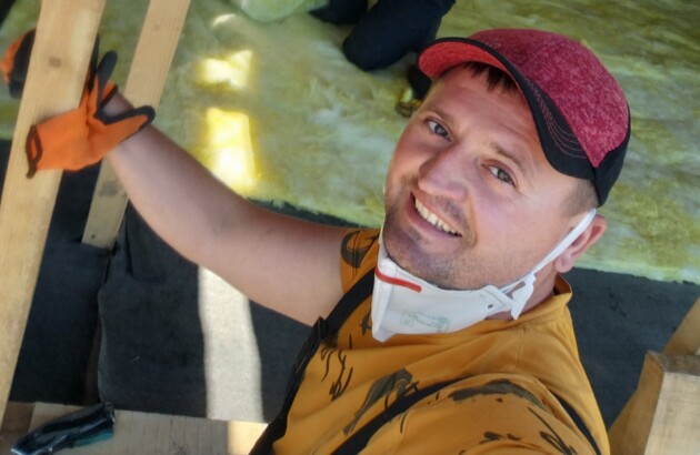 Майстер з ремонту БФ «Схід SOS»: «Я впевнений, що до людей повертається надія на краще з кожним заміненим вікном, полагодженим дахом чи дверима»