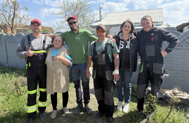 Історія Катерини з Ізюма: команді БФ «Схід SOS» вдалося відновити будинок жінки, яка пережила окупацію 