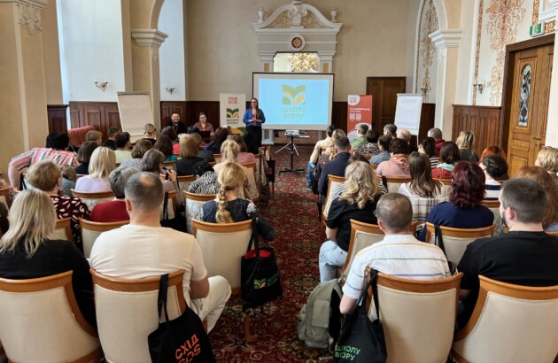 Відновлення та розвиток освіти: Благодійний фонд «Схід SOS» відкриває набір на навчання з проєктного менеджменту для освітян зі прифронтових шкіл