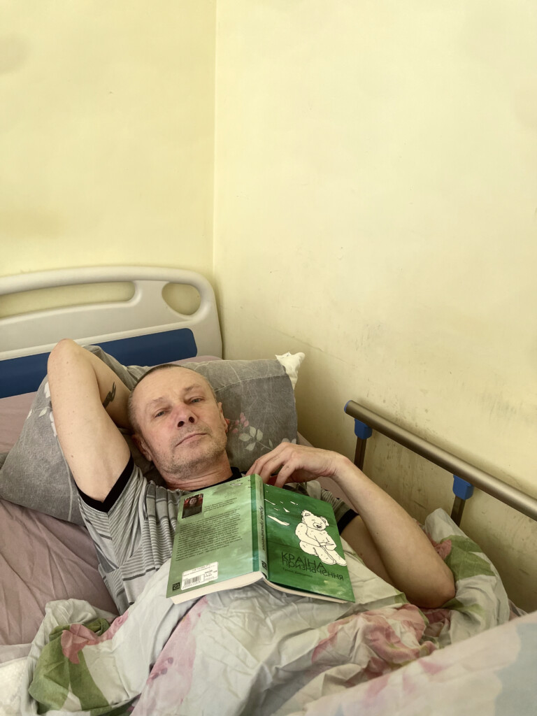 Підтримка словом і змістом: «Видавництво 21» передало книжки для переселенців у Дніпрі | БФ «Схід SOS», картинка №1