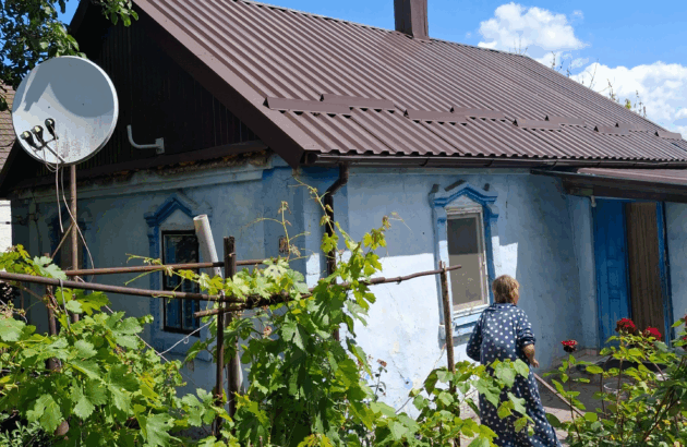 БФ «Схід SOS» провів моніторинг відновлення пошкодженого житлового будинку внаслідок російських обстрілів у селищі Високопілля на Херсонщині