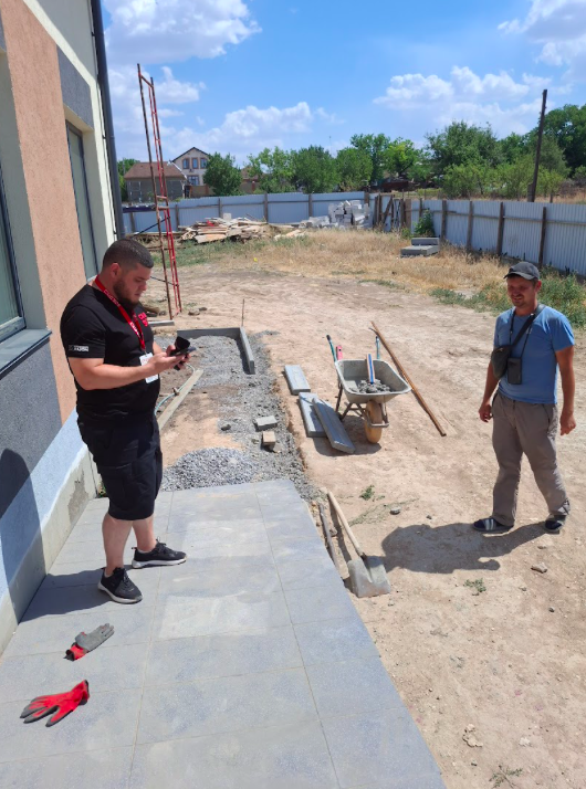 БФ «Схід SOS» провів моніторинг будівництва амбулаторії в селі Давидів Брід на Херсонщині | БФ «Схід SOS», картинка №3
