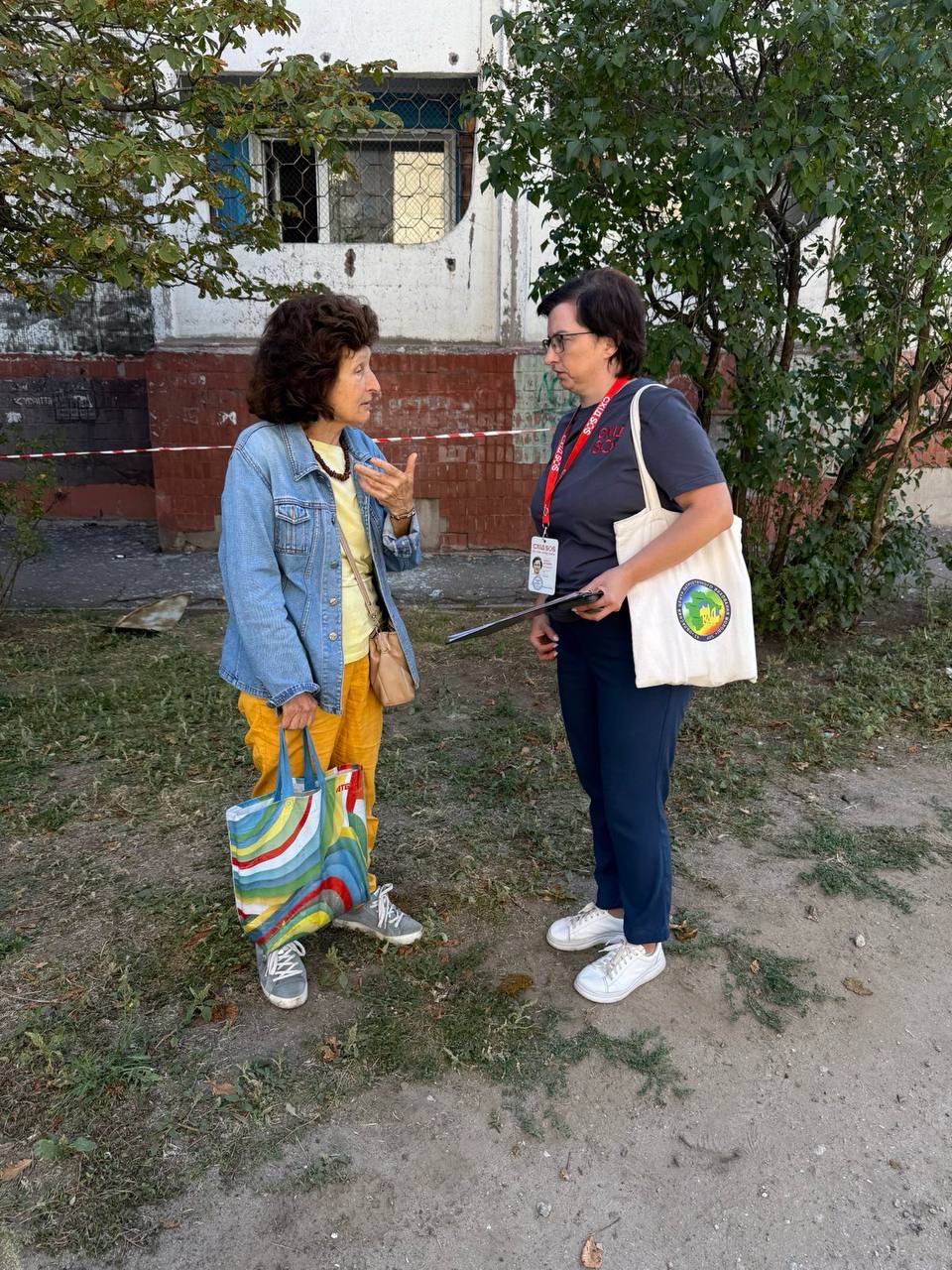 Команди Благодійного фонду «Схід SOS» підтримали жителів Запоріжжя та Чугуєва, чиї будинки постраждали від чергових російських атак | БФ «Схід SOS», картинка №3
