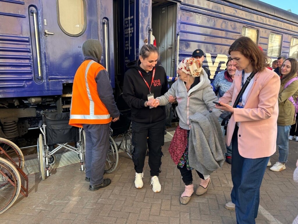 «Мене мотивують люди, яким ми допомагаємо. Кожна усмішка, блиск в очах, обійми, тепле слово»: регіональна менеджерка БФ «Схід SOS» у Вінницькій області | БФ «Схід SOS», картинка №2