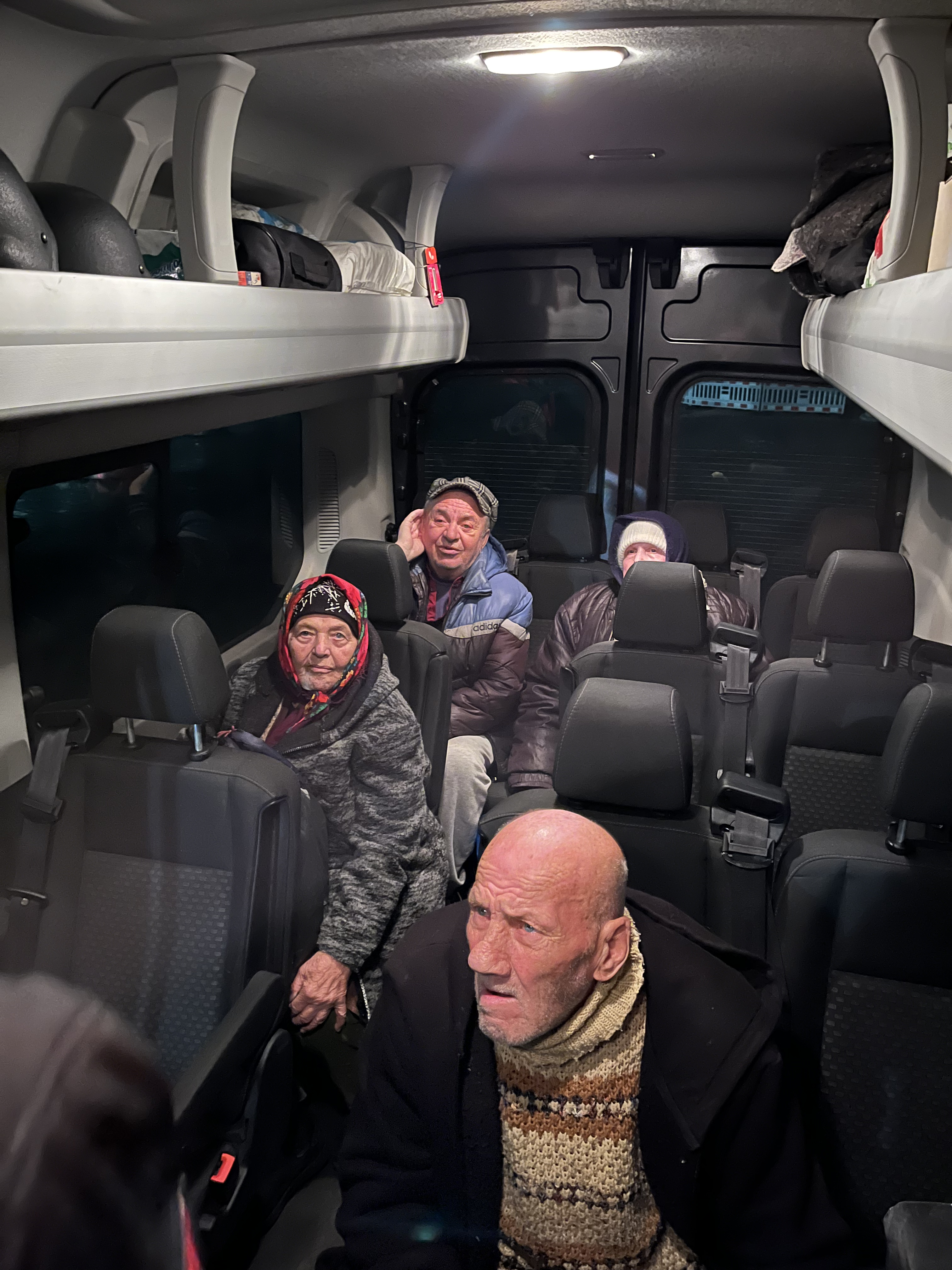 Ще 10 людей вирушили до постійного безпечного прихистку завдяки команді БФ «Схід SOS» | БФ «Схід SOS», картинка №2