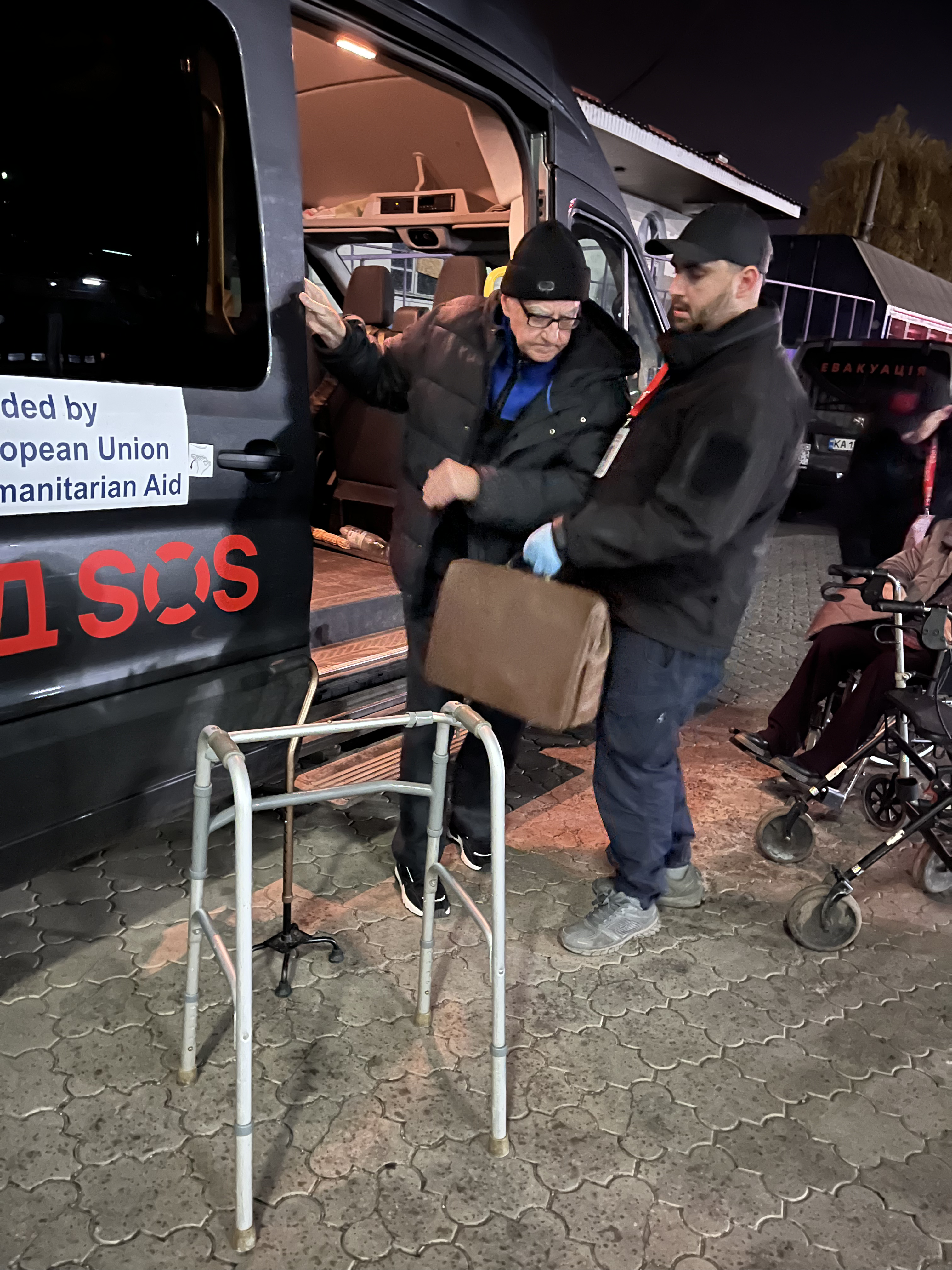 Ще 10 людей вирушили до постійного безпечного прихистку завдяки команді БФ «Схід SOS» | БФ «Схід SOS», картинка №9