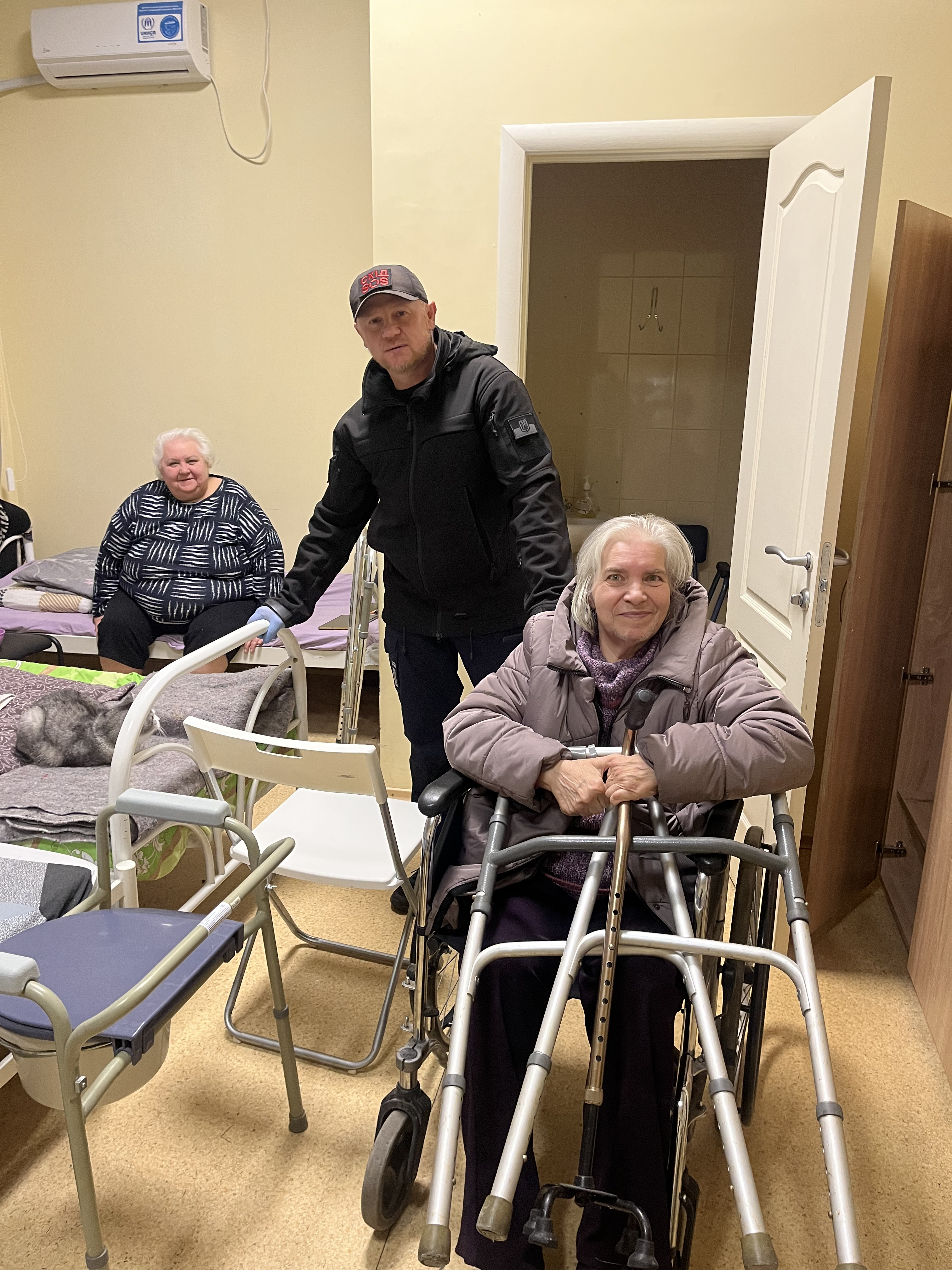 Ще 10 людей вирушили до постійного безпечного прихистку завдяки команді БФ «Схід SOS» | БФ «Схід SOS», картинка №15