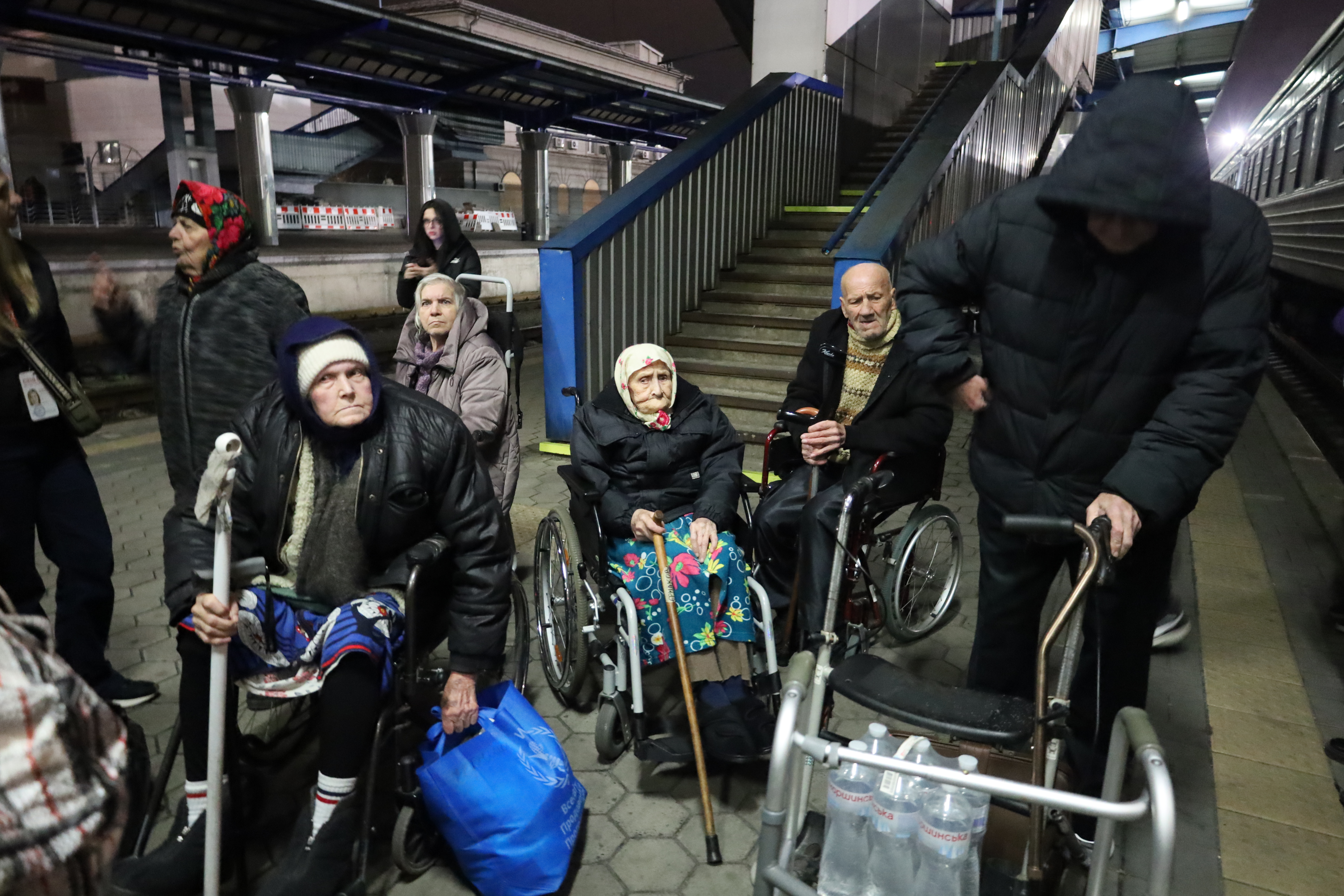 Ще 10 людей вирушили до постійного безпечного прихистку завдяки команді БФ «Схід SOS» | БФ «Схід SOS», картинка №4