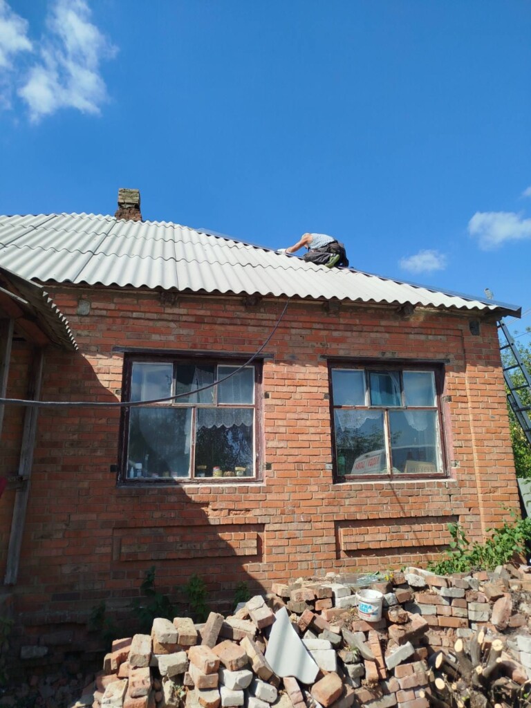 Команда БФ «Схід SOS» відновила 918 будинків на Донеччині | БФ «Схід SOS», картинка №5