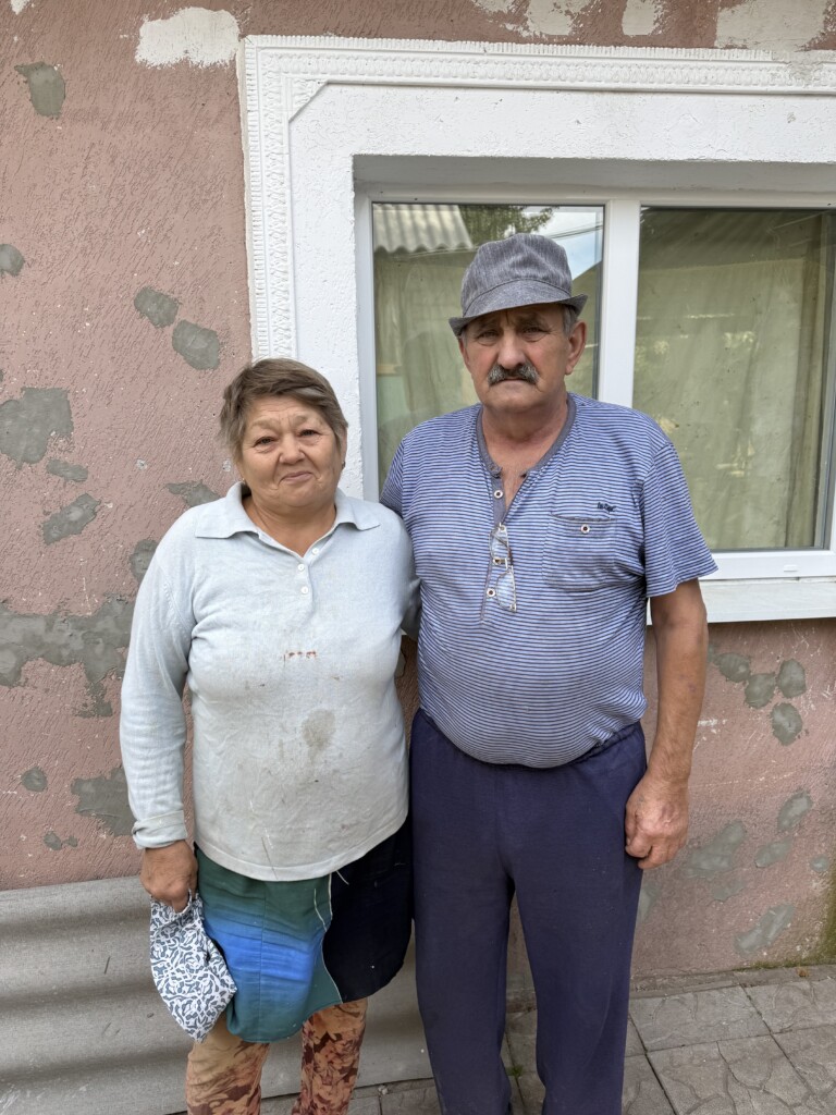 «Ми з дідом плакали, коли дізналися, що відремонтують наш дім…»: БФ «Схід SOS» відновив будинок подружжя з Ізюмщини | БФ «Схід SOS», картинка №1