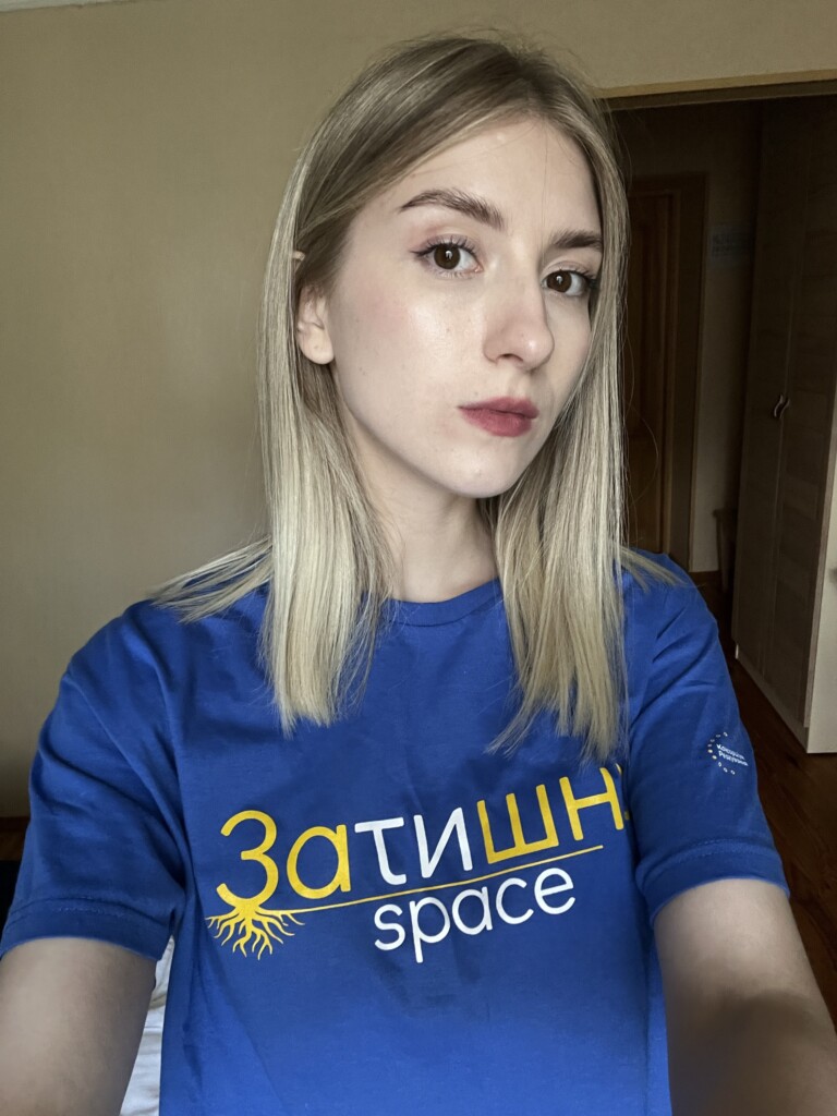 «Для мене особливо важливо бути там, де я можу допомагати, підтримувати та надихати»: адміністраторка простору «Затишно space» в Миколаєві | БФ «Схід SOS», картинка №1