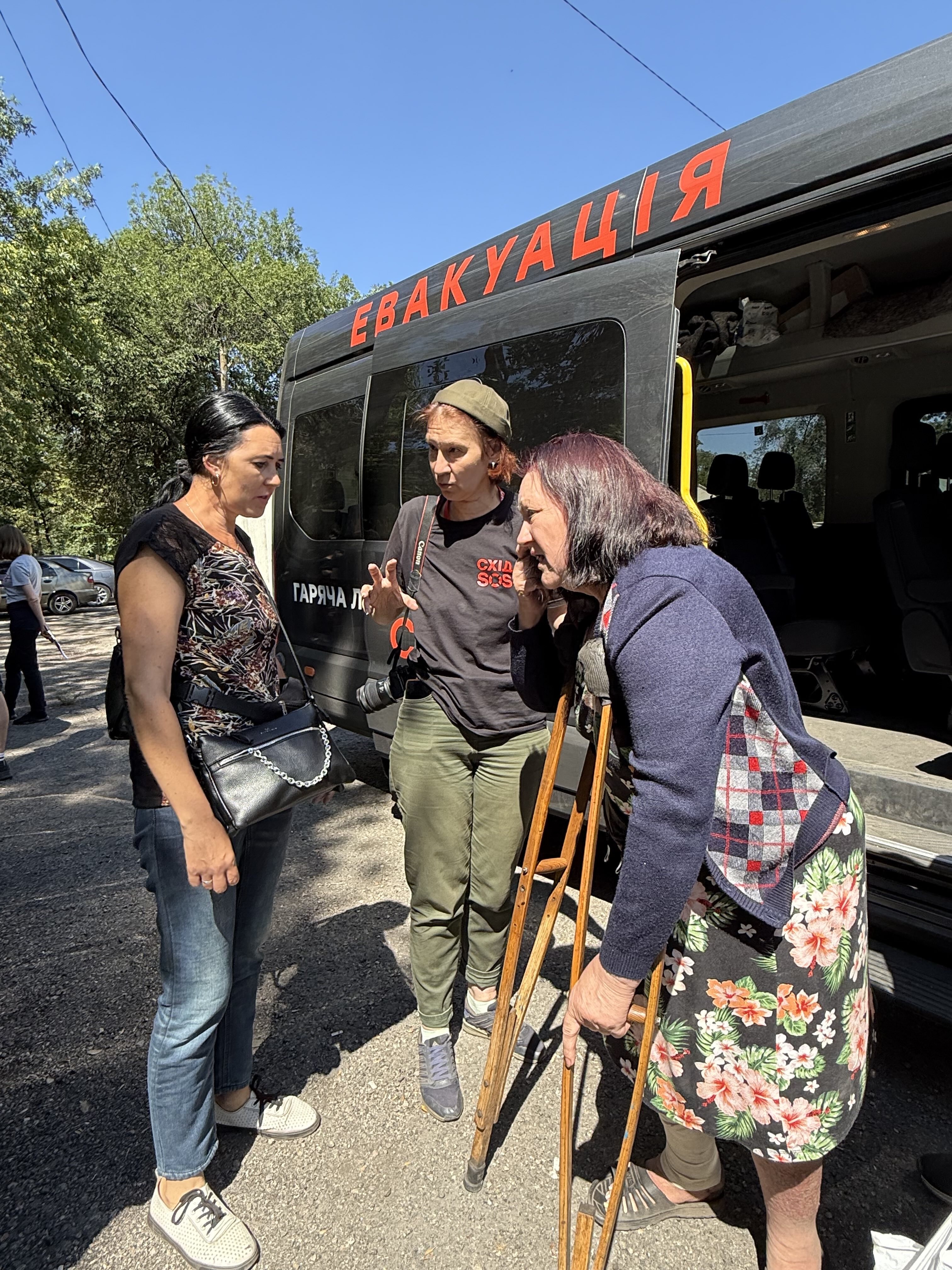 Понад 5 місяців турботи: як команда БФ «Схід SOS» зустрічає евакуйованих у транзитних пунктах  | БФ «Схід SOS», картинка №5