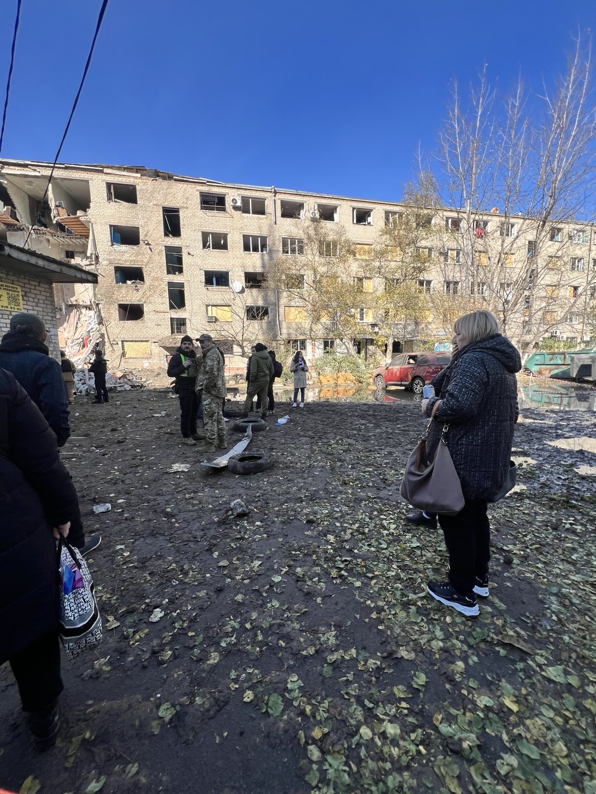 Команда БФ «Схід SOS» підтримала мешканців зруйнованого росією гуртожитку в Запоріжжі | БФ «Схід SOS», картинка №6