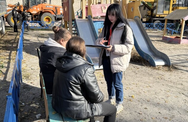 Команда БФ «Схід SOS» підтримала мешканців зруйнованого росією гуртожитку в Запоріжжі Команда БФ «Схід SOS» підтримала мешканців зруйнованого росією гуртожитку в Запоріжжі